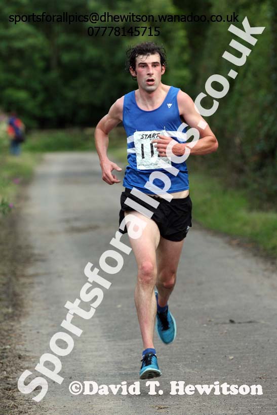 Start of the Morpeth 10k Road Race. Photo: David T. Hewitson/Sports for All Pics